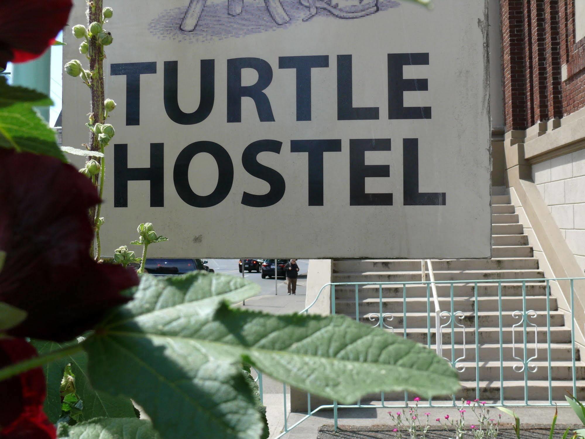 Turtle Hostel Victoria Exterior foto